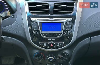 Седан Hyundai Accent 2012 в 