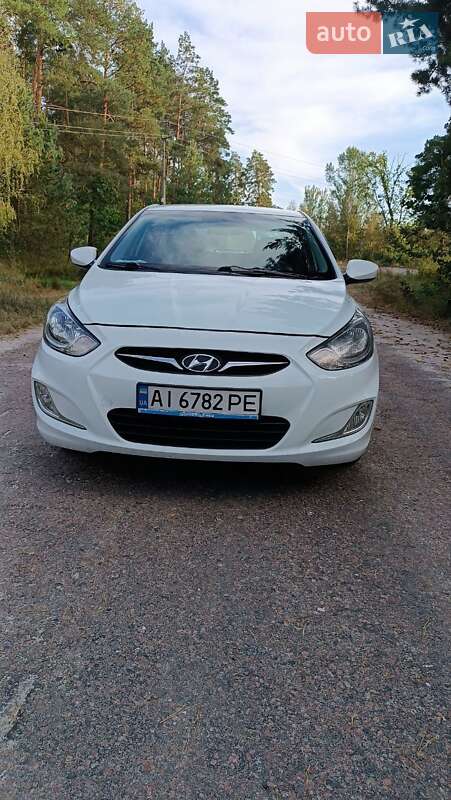 Hyundai Accent 2012