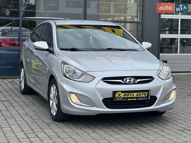Hyundai Accent 2011
