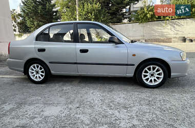 Седан Hyundai Accent 2000 в 