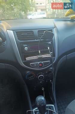 Седан Hyundai Accent 2011 в 