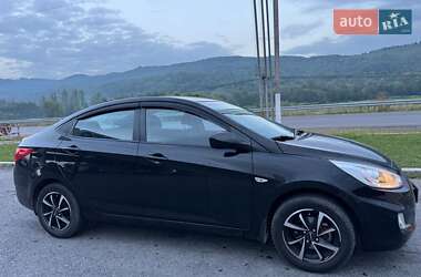 Седан Hyundai Accent 2013 в Ужгороді