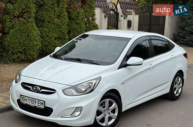 Седан Hyundai Accent 2012 в 