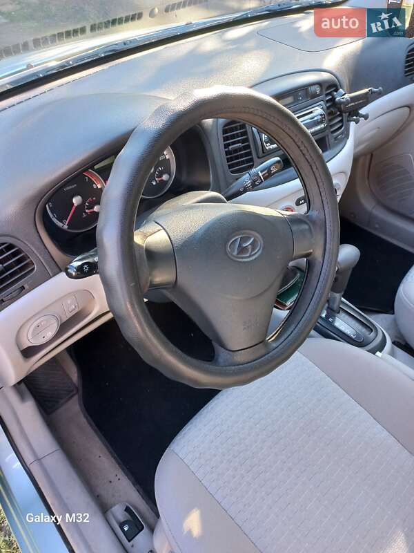 Седан Hyundai Accent 2009 в Чернігові