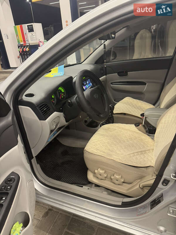 Седан Hyundai Accent 2008 в Дніпрі