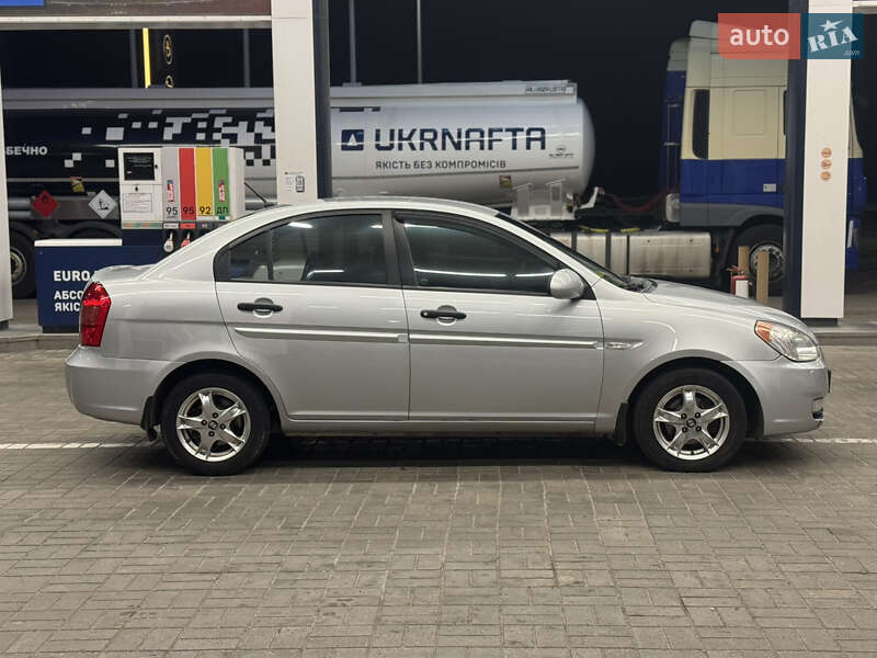 Седан Hyundai Accent 2008 в Дніпрі