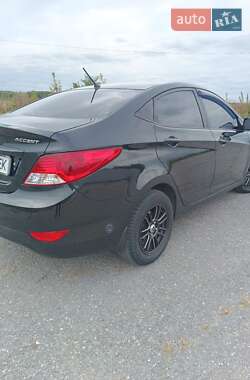 Седан Hyundai Accent 2013 в 