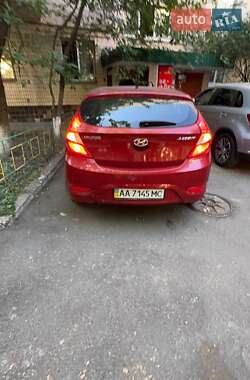 Хэтчбек Hyundai Accent 2013 в 