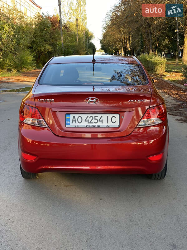 Седан Hyundai Accent 2011 в Мукачево