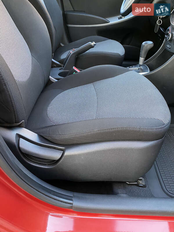 Седан Hyundai Accent 2011 в Мукачево