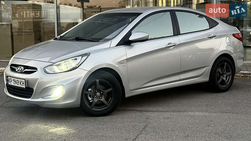 Hyundai Accent 2012
