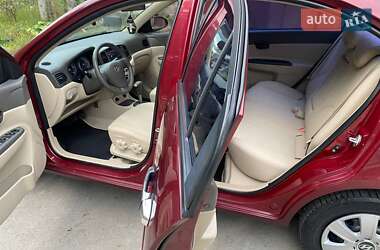Седан Hyundai Accent 2010 в 