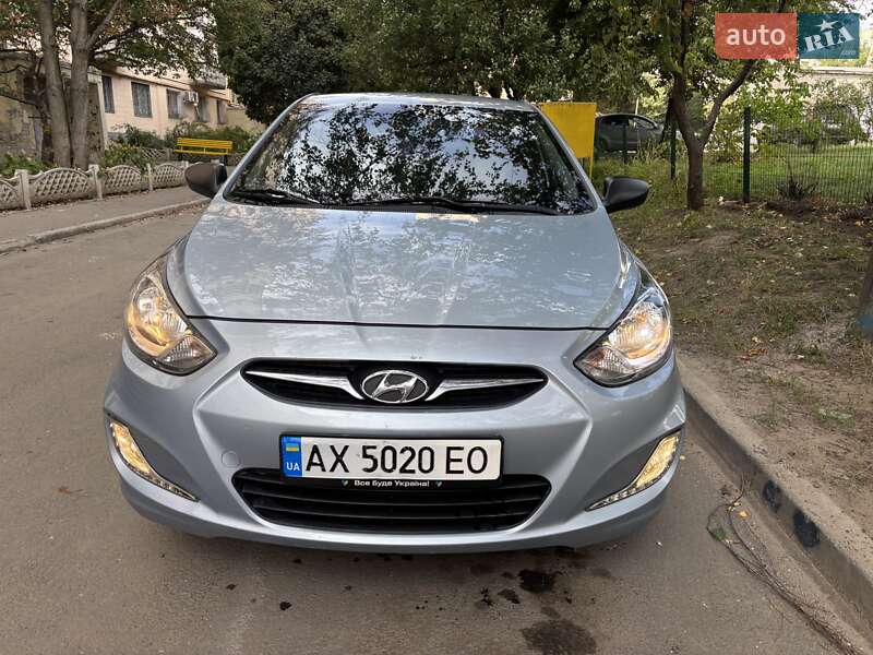 Hyundai Accent 2011