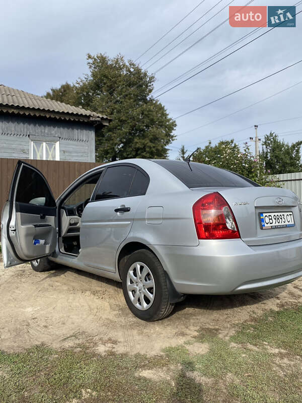 Седан Hyundai Accent 2008 в Конотопе