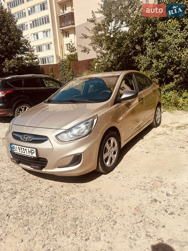 Седан Hyundai Accent 2012 в Ивано-Франковске фото 3 Седан Hyundai Accent 2012 в Ивано-Франковске
