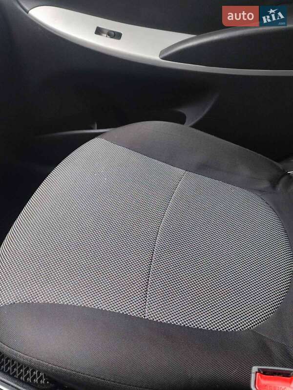 Седан Hyundai Accent 2012 в Житомире