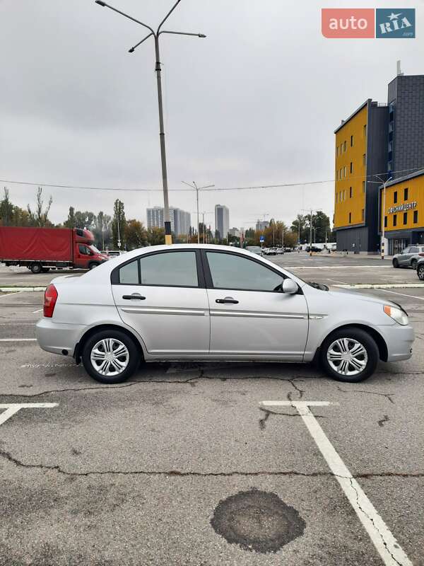 Седан Hyundai Accent 2008 в Киеве
