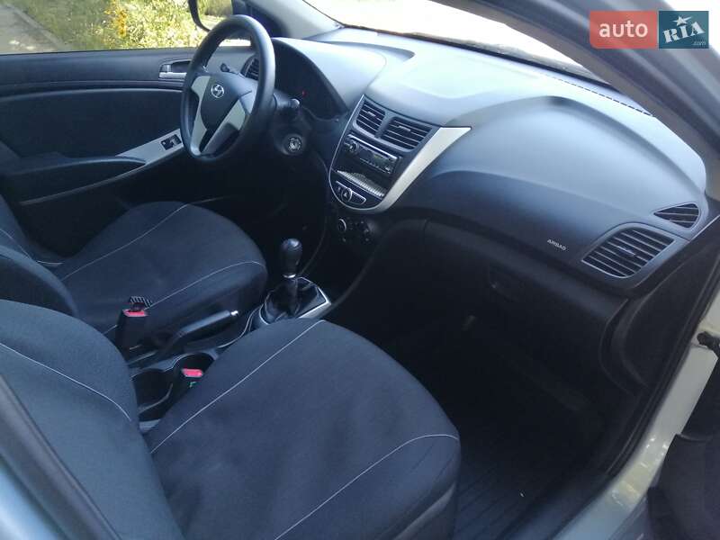 Седан Hyundai Accent 2012 в Запоріжжі