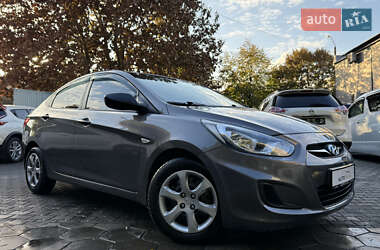 Седан Hyundai Accent 2011 в 