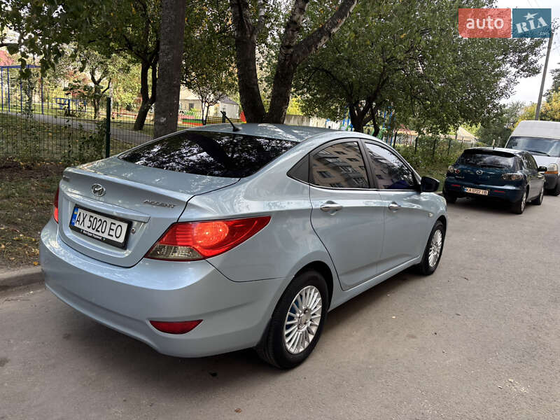 Седан Hyundai Accent 2011 в 