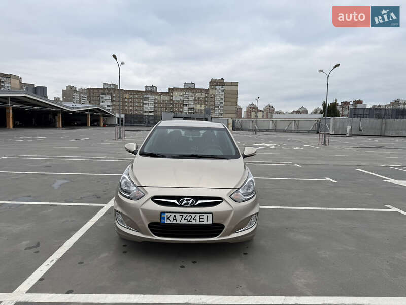 Hyundai Accent 2012