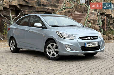 Седан Hyundai Accent 2011 в 