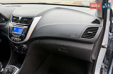 Седан Hyundai Accent 2011 в 