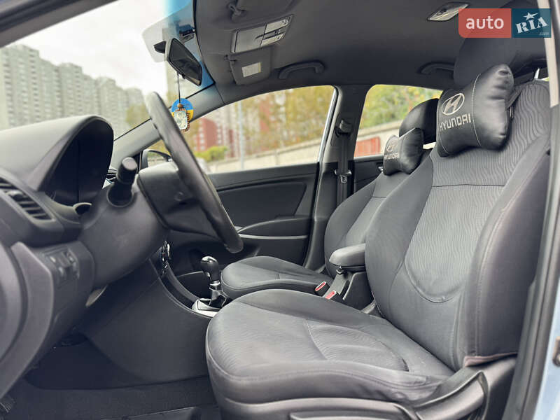 Седан Hyundai Accent 2012 в Киеве