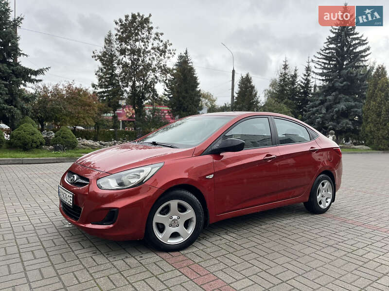 Hyundai Accent 2011