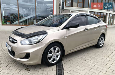 Седан Hyundai Accent 2013 в Чернівцях