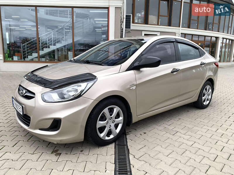 Hyundai Accent 2013 Hyundai Accent 2013