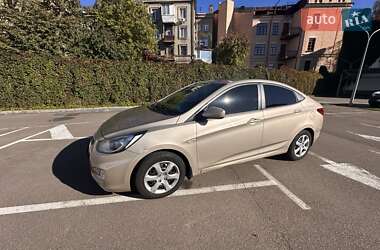 Седан Hyundai Accent 2012 в 