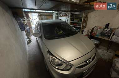 Хетчбек Hyundai Accent 2012 в Києві