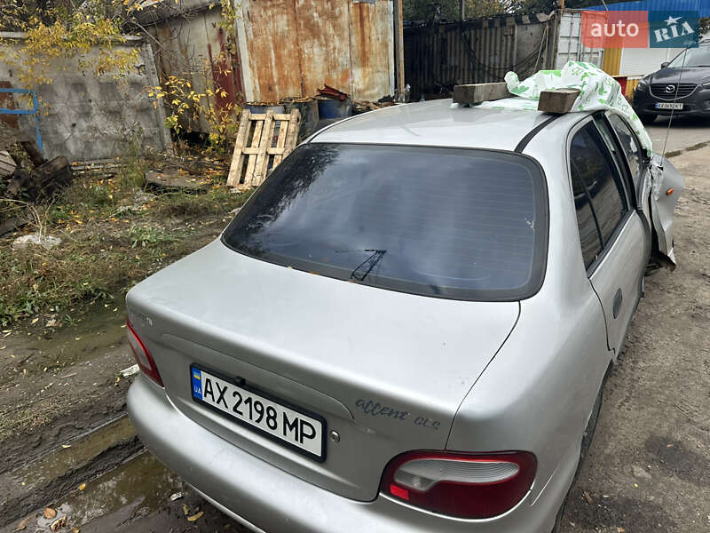 Седан Hyundai Accent 1998 в Харькове