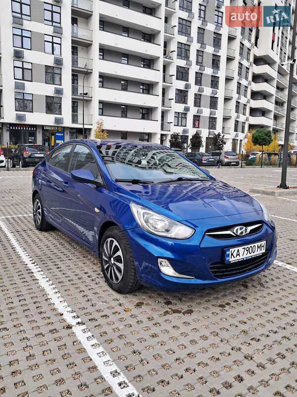 Hyundai Accent 2012