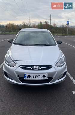 Седан Hyundai Accent 2011 в Рівному