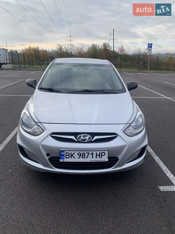 Седан Hyundai Accent 2011 в Ровно фото Седан Hyundai Accent 2011 в Ровно