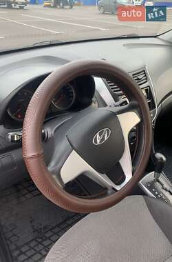 Седан Hyundai Accent 2011 в 