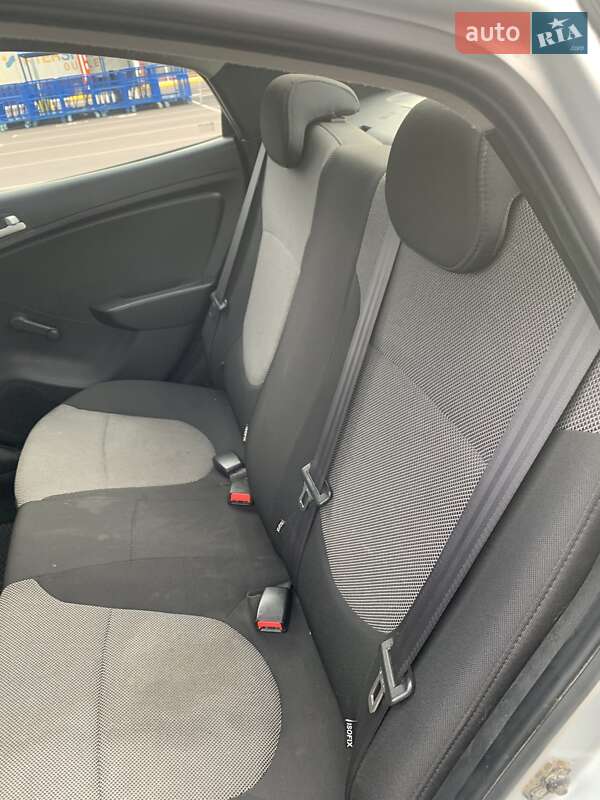 Седан Hyundai Accent 2011 в Ровно фото 8 Седан Hyundai Accent 2011 в Ровно