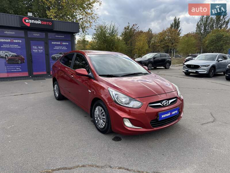 Седан Hyundai Accent 2011 в Днепре
