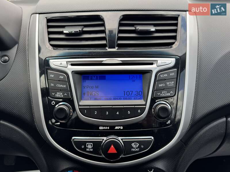 Седан Hyundai Accent 2011 в Днепре