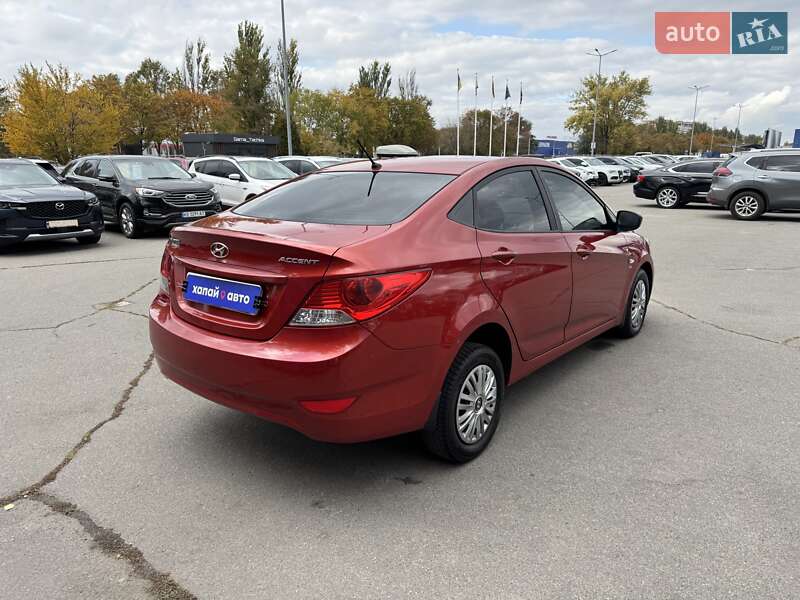 Седан Hyundai Accent 2011 в Днепре