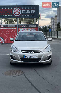 Седан Hyundai Accent 2012 в Киеве