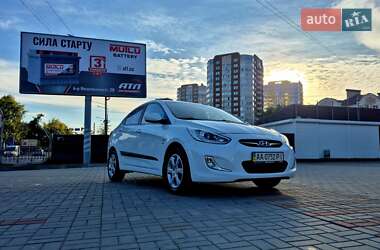 Седан Hyundai Accent 2013 в 