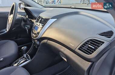 Седан Hyundai Accent 2013 в 