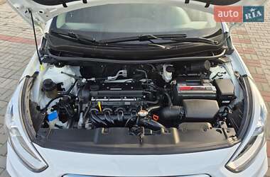 Седан Hyundai Accent 2013 в 