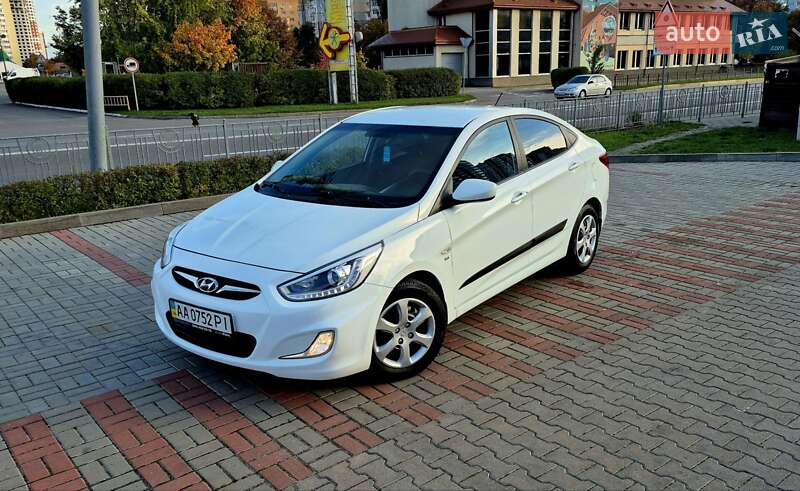 Седан Hyundai Accent 2013 в 
