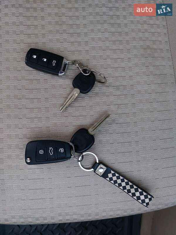 Седан Hyundai Accent 2008 в Кицмани фото 21 Седан Hyundai Accent 2008 в Кицмани