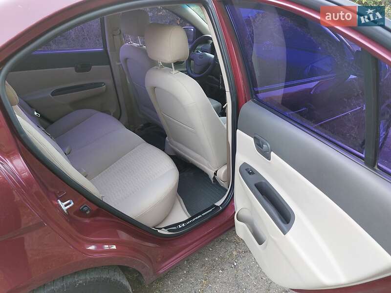 Седан Hyundai Accent 2008 в Кицмани фото 49 Седан Hyundai Accent 2008 в Кицмани