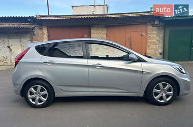 Хэтчбек Hyundai Accent 2012 в 